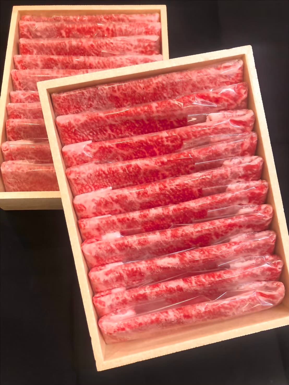 ミートセンター にしくぼが扱う黒毛和牛ギフト商品の実物写真